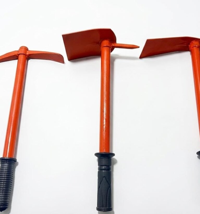 3-Piece Garden Hand Tool Set Hoe Mattock and Digging Pick